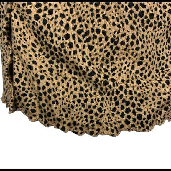 American Eagle Women’s Cardigan Sweater Medium Animal Print Tan Black Vneck - Picture 7 of 7